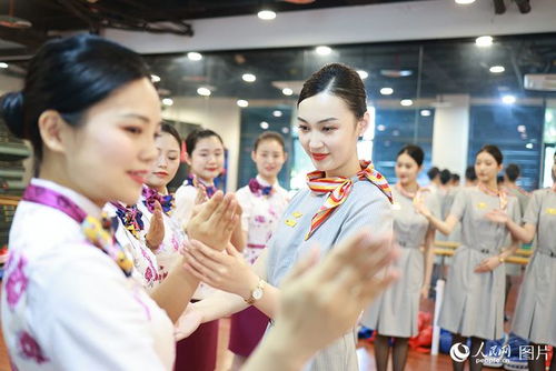 渝航渝鐵展風采，空動雙姝共筑服務新篇——記重慶空姐動姐聯合服務禮儀培訓備戰暑運